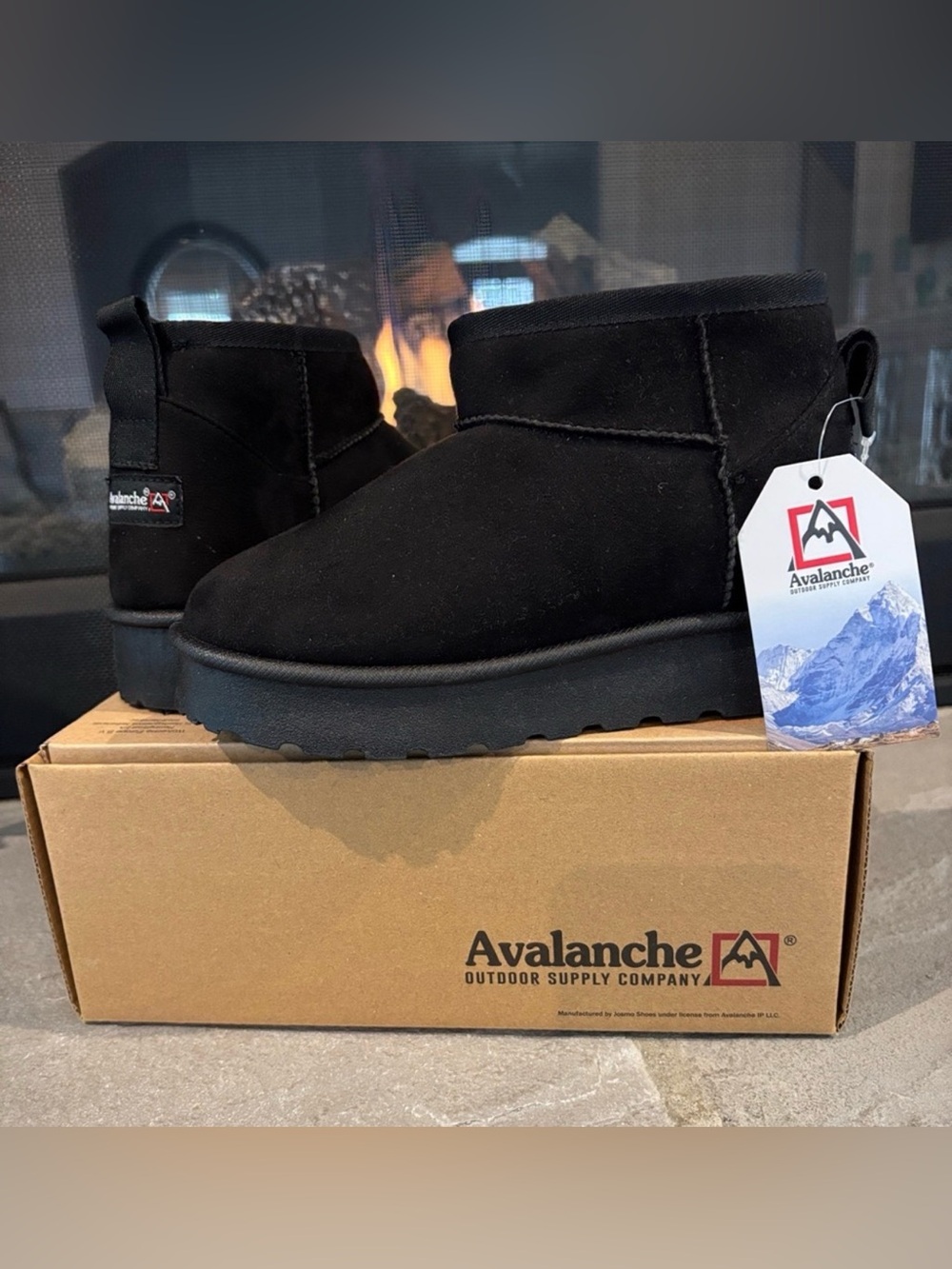 Avalanche  Shorty Suede upper,fur lined,non slip sole,water resistant,ankle boot
